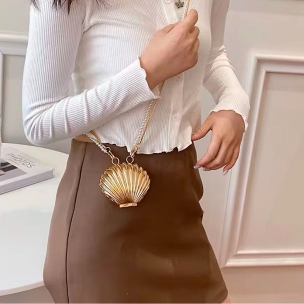 Mini Shell Crossbody Bag-Chic and Unique - Picture 2 of 5